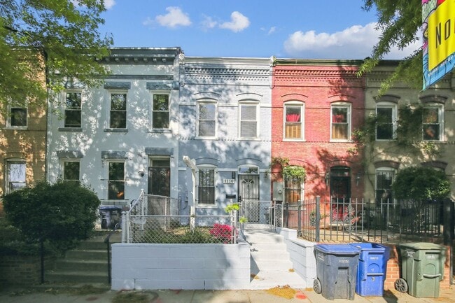 Building Photo - 1110 3rd St NE