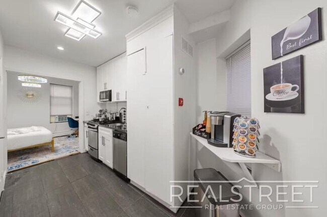 Photo - Modern 1BR/1BA in Prime Lower Manhattan | Fast Access to Midtown & Google HQ Unidad 11