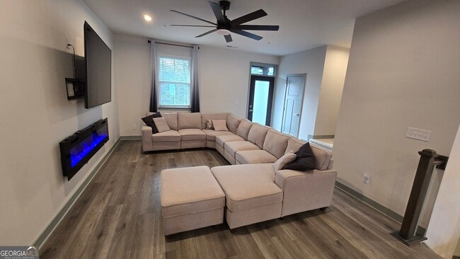 Photo - 115 Climbing Ivy Cir