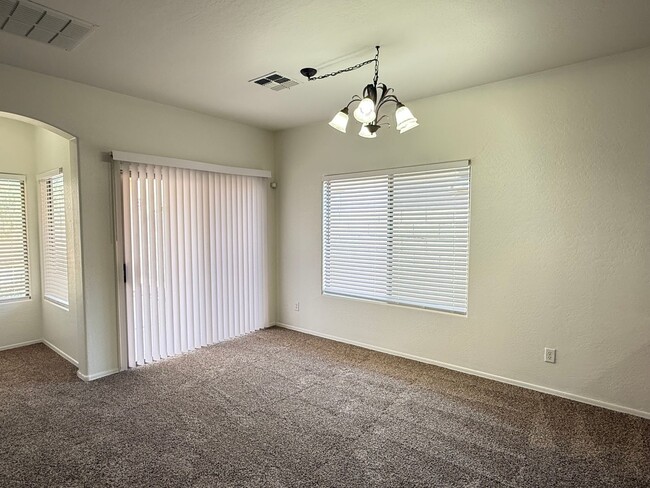 Photo - BRAND NEW CARPET 3 Bedroom 2 Bathroom Spacious Floorplan!