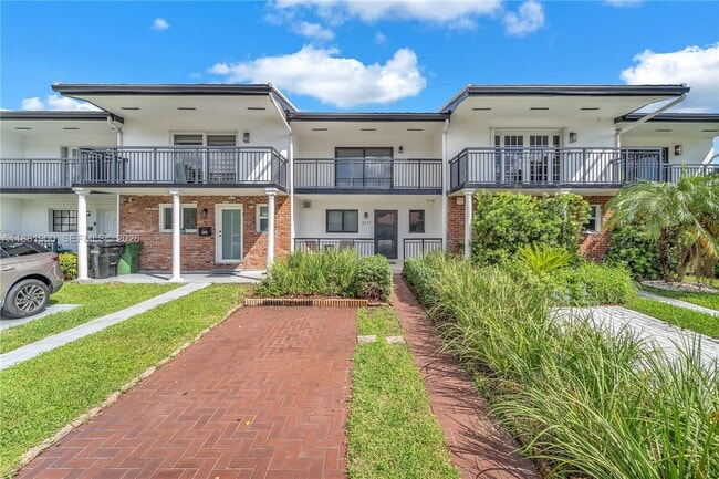 Photo - 2211 NE 122nd St