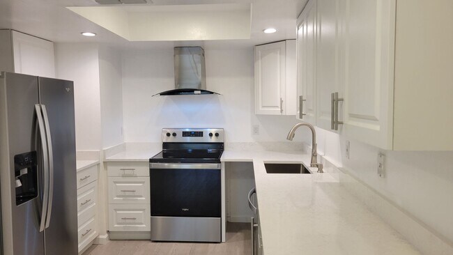 Photo - Annual unfurnished nicely renovated 2/2 villa near the Ringling Museum