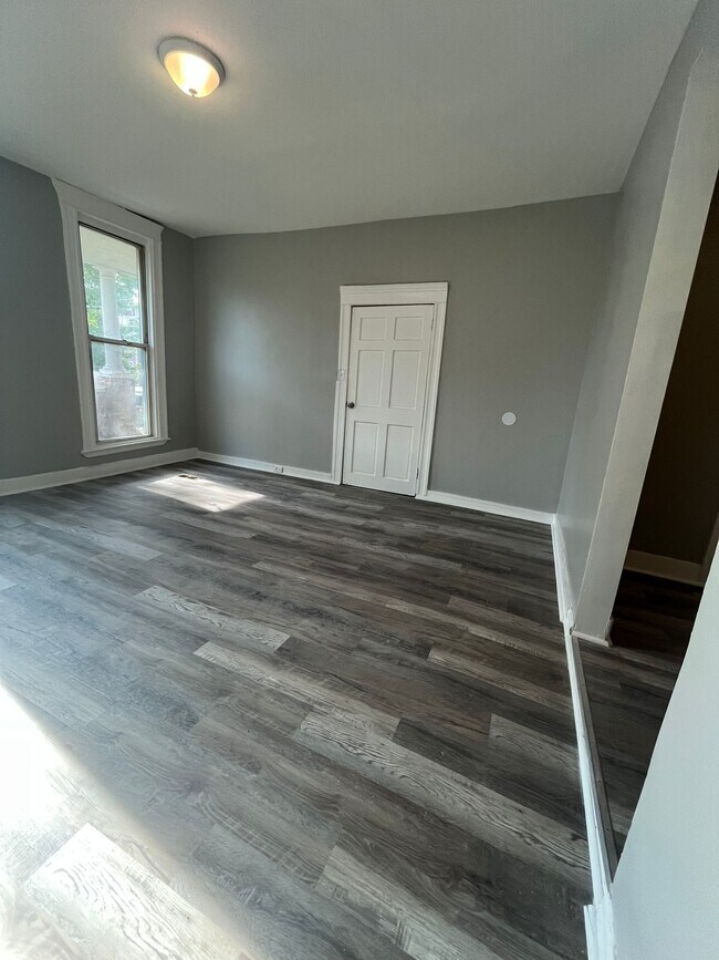 Photo - 2535 Brookfield Ave