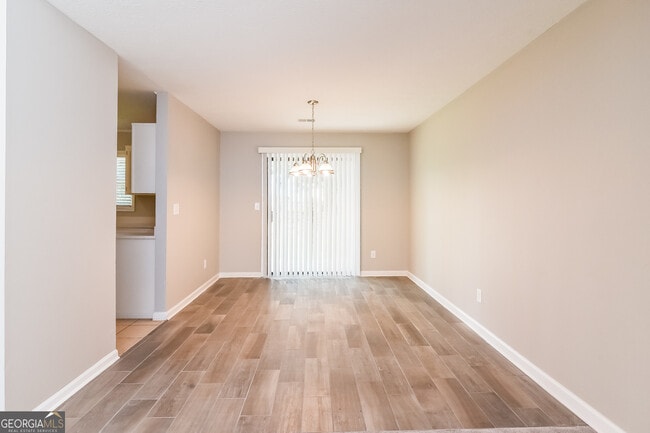 Photo - 6037 Maryjo Ln