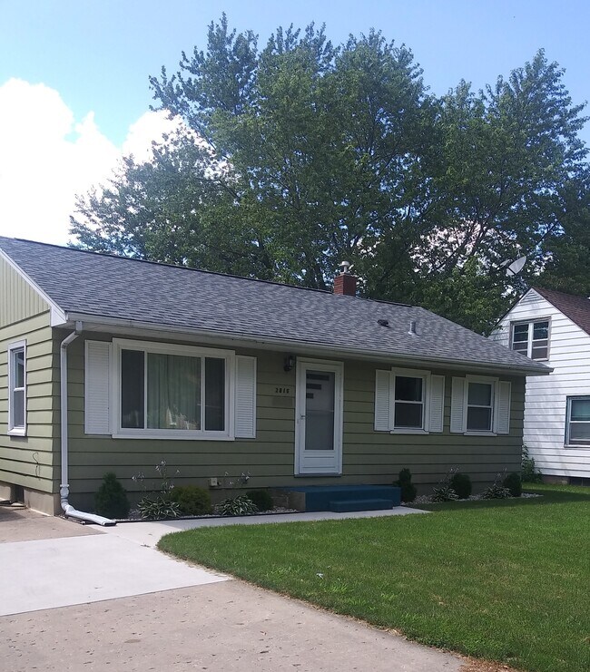 Photo - 2016 Prairie Ave