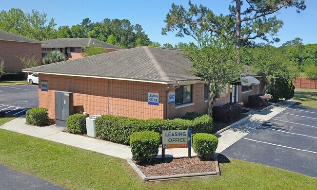 Liv Apartments