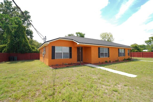 Building Photo - 3178 N Ridge Rd