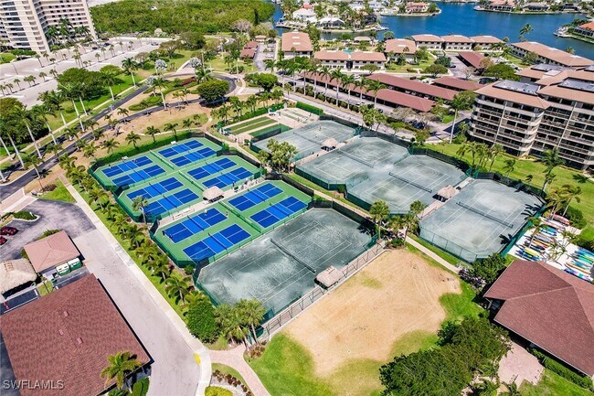 Photo - 260 Seaview Ct Unidad 604