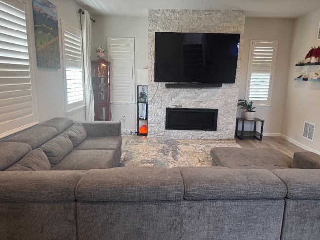 Photo - 10071 Flower St