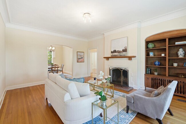 Photo - 3319 Pine St