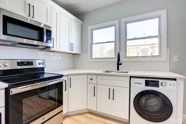 Photo - 3436-36 Millington Ave Unidad 3