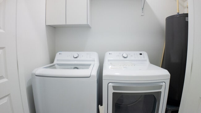 Photo - 700 Deanne Dr