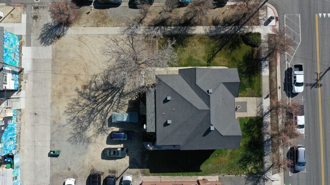 Photo - 405/407 W 5th Street Unit 4