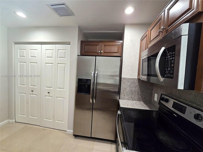 Photo - 3457 NW 44th St Unit 205