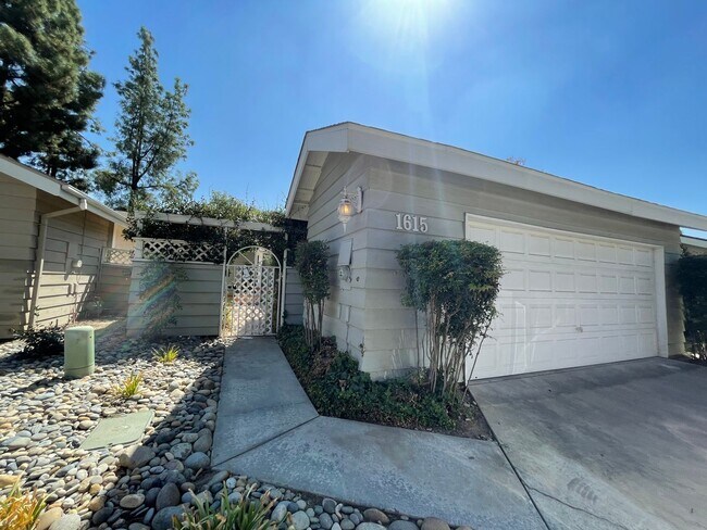 Building Photo - Beautiful 3 Bedroom Condo coming soon!