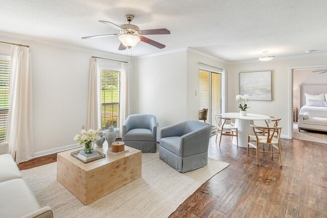 Cambridge Station Apartment Homes
