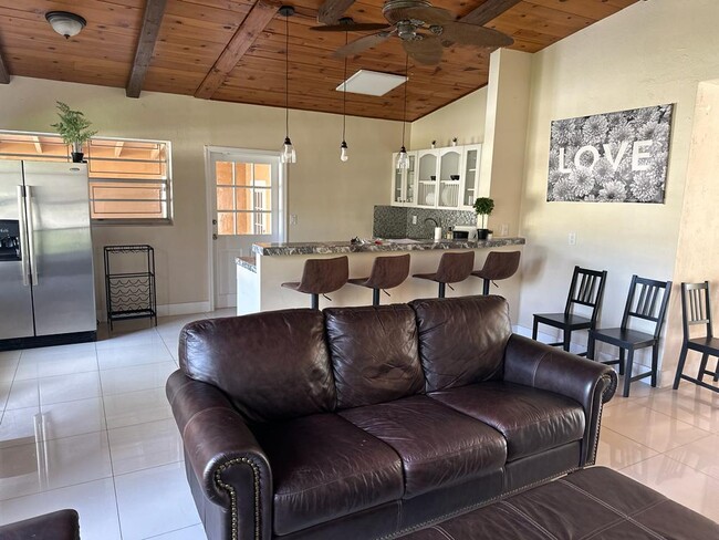 Photo - 370 Delaware Ave