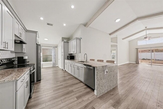 Photo - 12524 Midpointe Dr