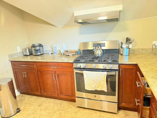 Photo - 2213-2213 42nd Ave