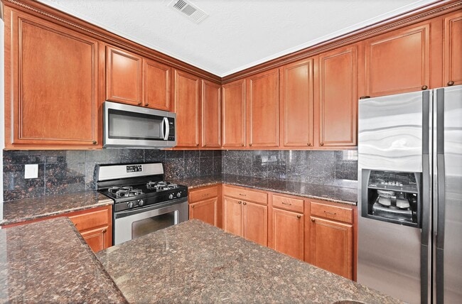 Photo - 1346 Studer St