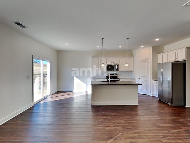 15724 Thomas Rd
