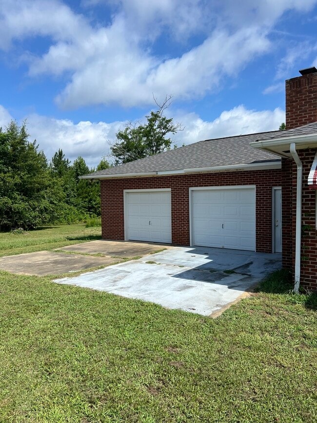Photo - 471 Rev Alex Brown Rd