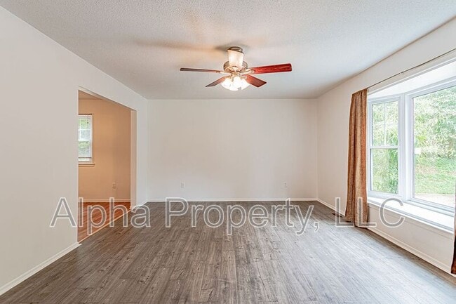 134 Saturn Ln