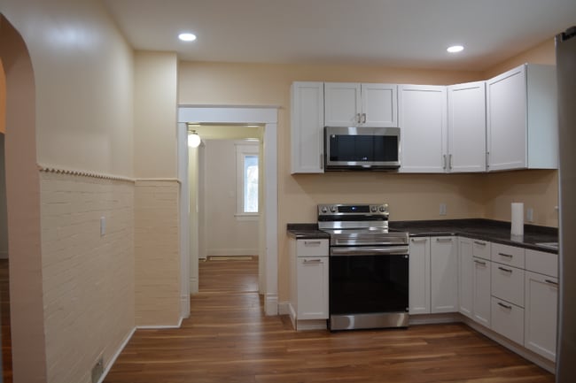 Photo - 225 Thieme Pl