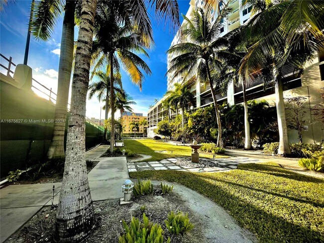 Photo - 10 SW South River Dr Unit 1514