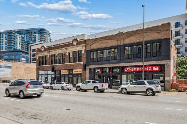 2010 Commerce St Unit B201