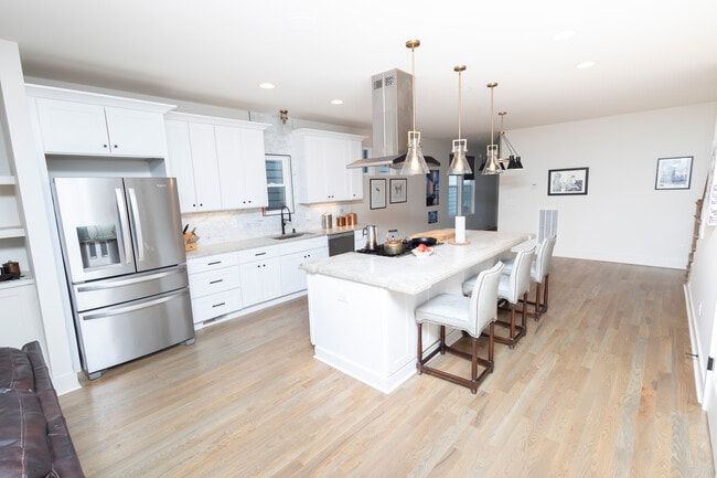 Photo - 5821 Maxon Ave