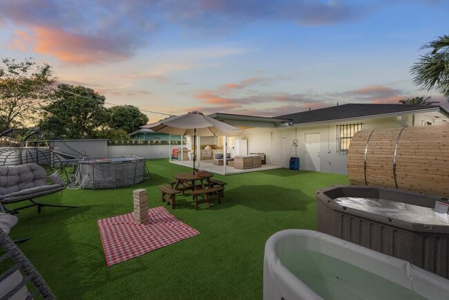 Photo - 2128 Dock St