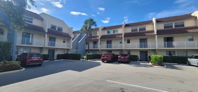 Building Photo - 3760 NW 115th Way Unit 8-2