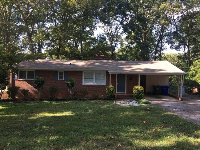 Building Photo - 3 bed room / 1 bath brick ranch in Pleasan... Rental