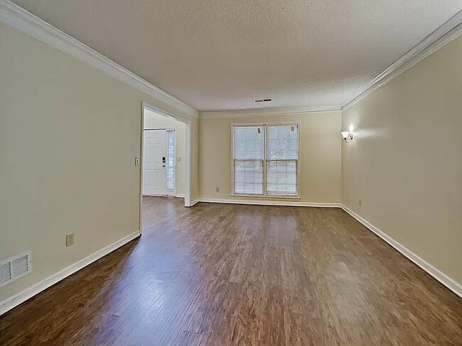 Photo - 155 Martin Run