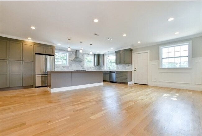 Photo - 235 Webster Ave Unidad 2