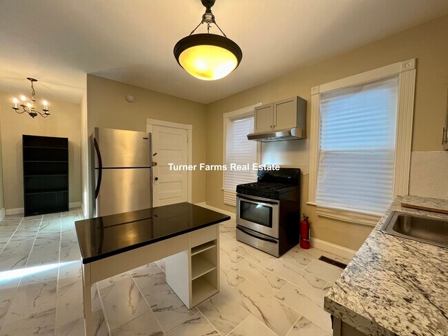 Photo - 10 Bucknam St Unidad 1