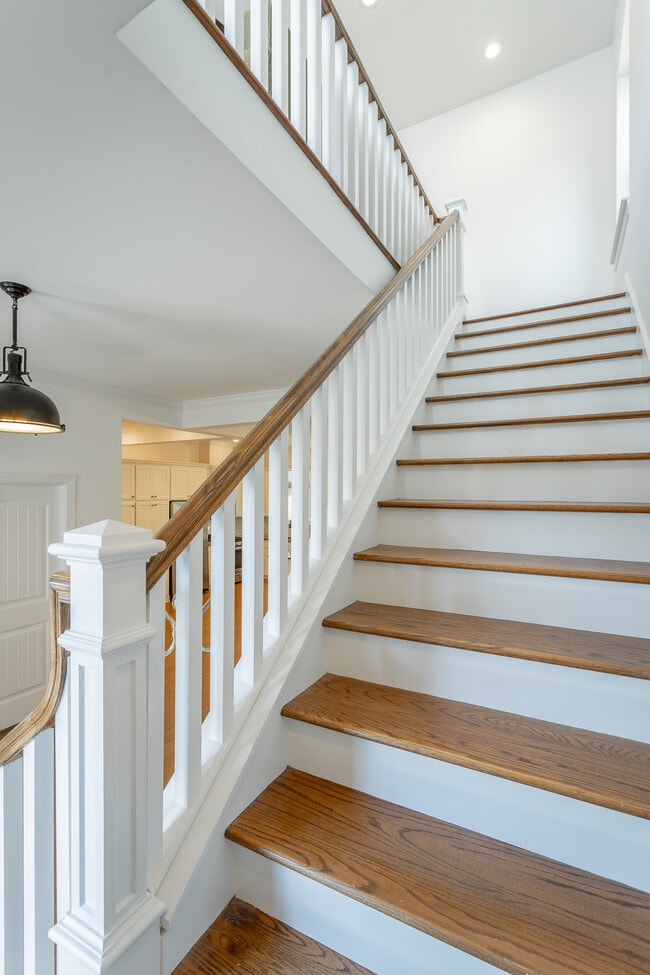 Photo - 515 Druid Ln