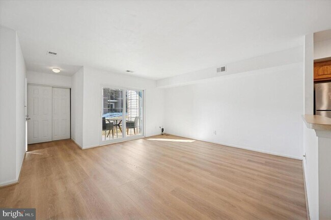 Photo - 61 Ramsgate Ct