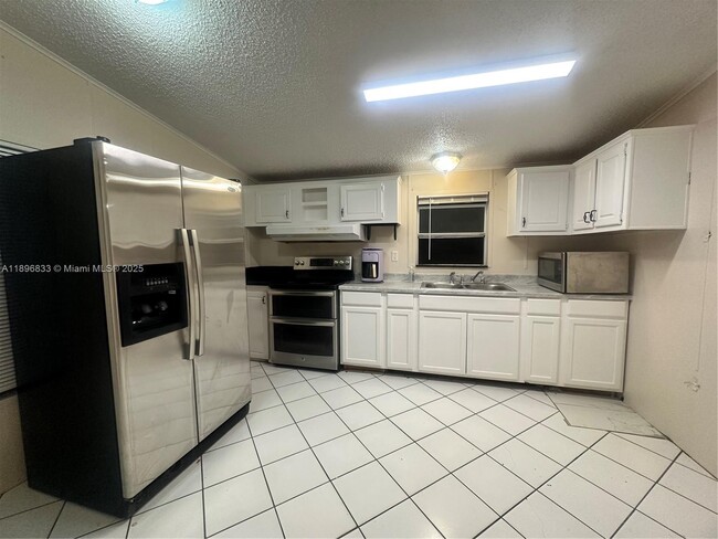 Photo - 22844 Tradewind Rd