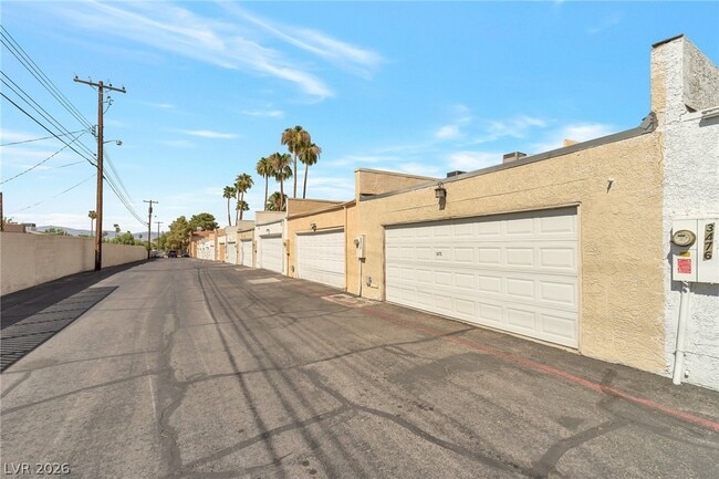 Photo - 3472 Townhouse Dr