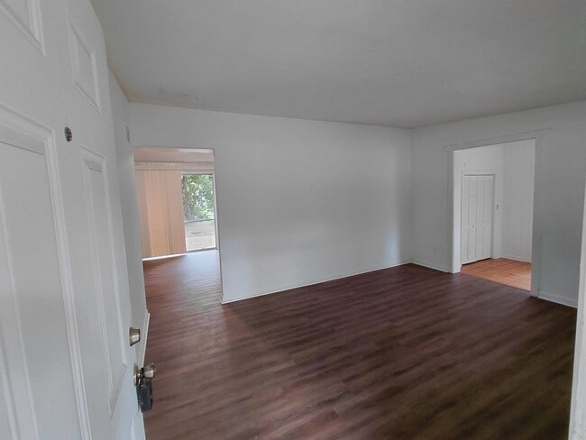 Photo - 2412 Almond Dr