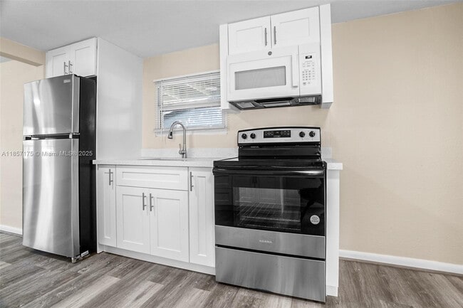 Photo - 212 SW 11th St