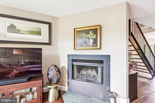 Photo - 335 N St SW