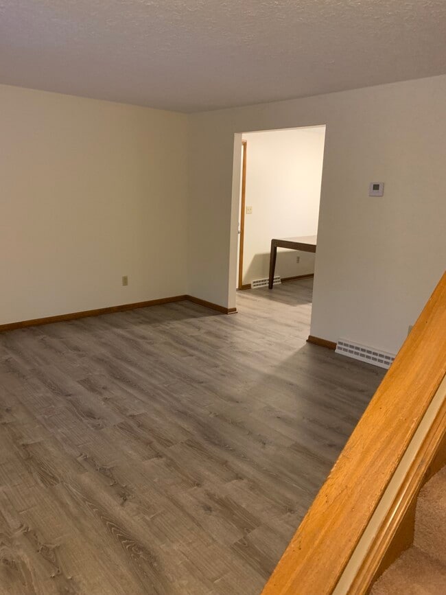 Photo - 7209 Seymour St NW