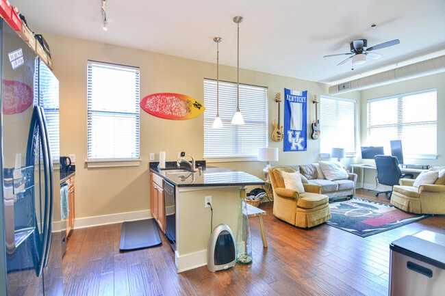 Building Photo - 650 S Mill St Unit 117