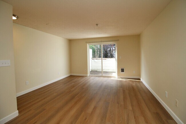 Photo - 17-23 SE 127th Ave Unit 17-02