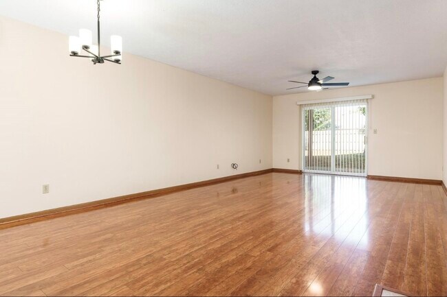 Photo - 5874 Beechwood Dr Unit B