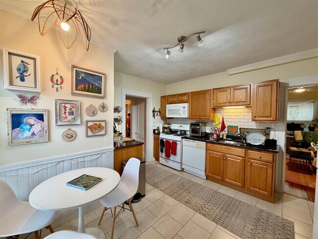 Photo - 134 N Union St Unidad 1