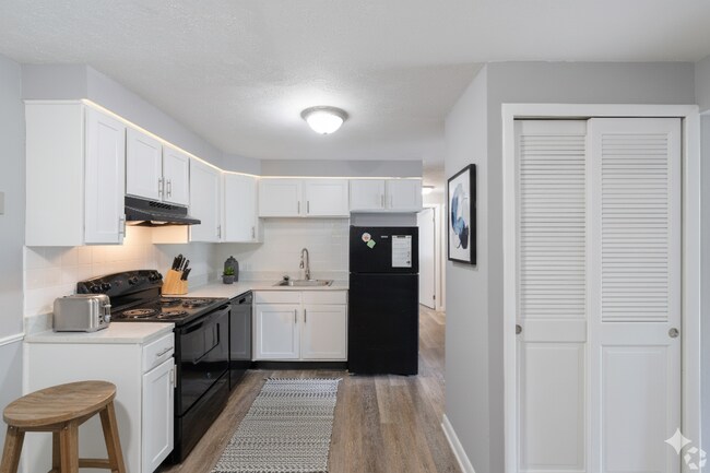 Washington Square Apartments